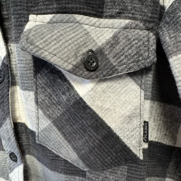 Pladra 100% cotton flannel black and white button down. - Picture 3 of 11